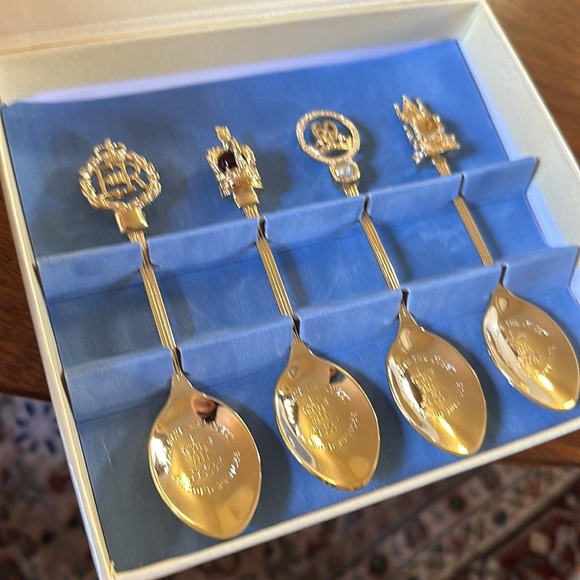 Collectible Diamond Jubilee Spoon Set - Picture 2 of 5